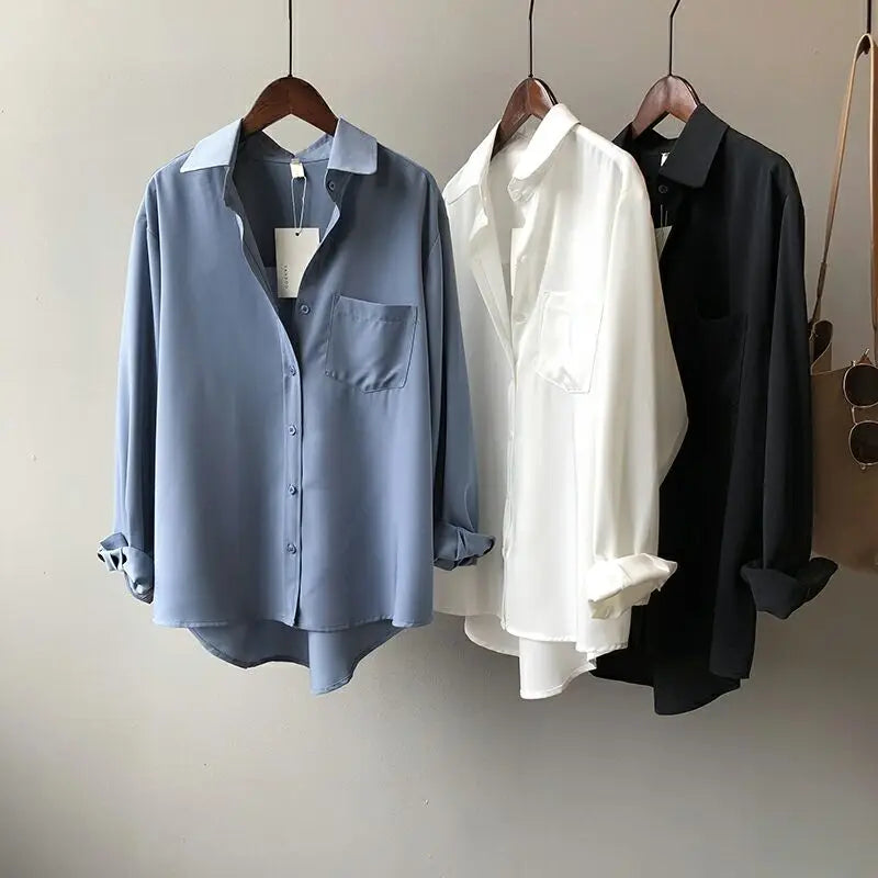 Marian Women’s Silk Blouse – Contrast Collar with Button-Front Design