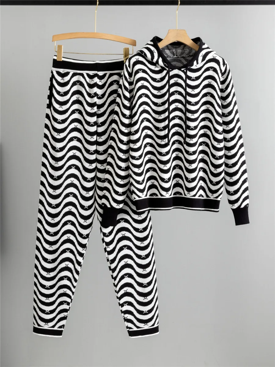 Zoe Knit Lounge Set – Breathable Knit with Relaxed Fit