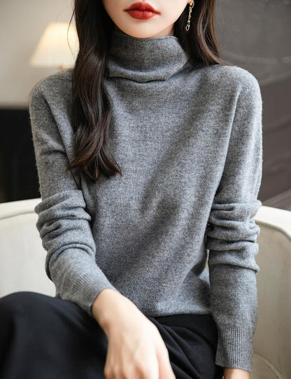 Elara Women’s Turtleneck Sweater – Merino Wool Seamless Knit for Winter Comfort