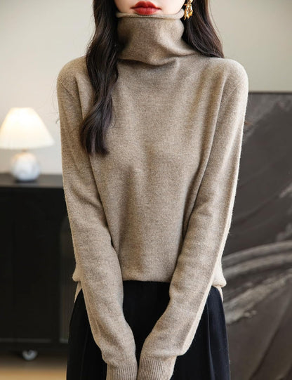Elara Women’s Turtleneck Sweater – Merino Wool Seamless Knit for Winter Comfort