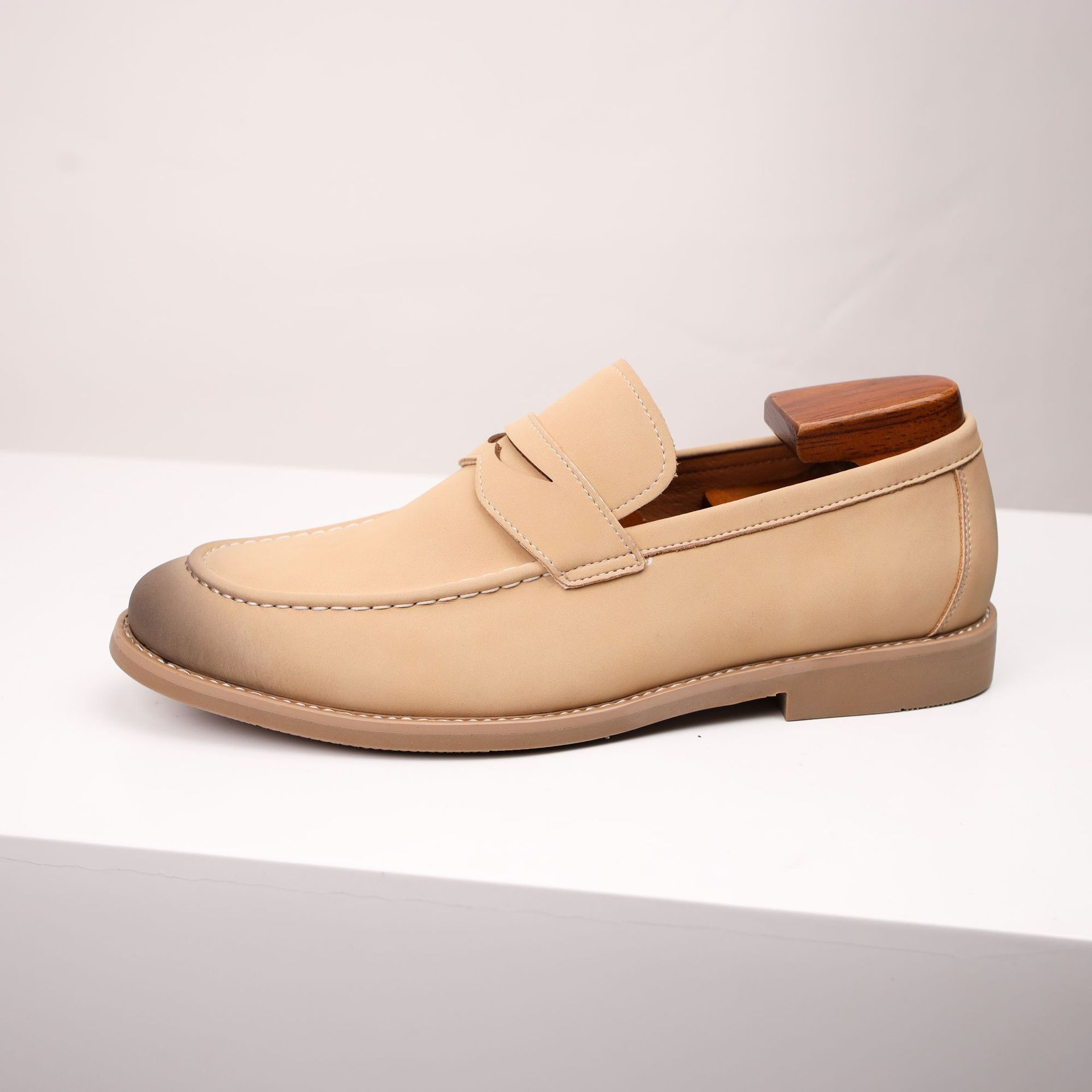 Tobias Men's Classic Leather Loafers – Soft Matte Finish & Cushioned Comfort