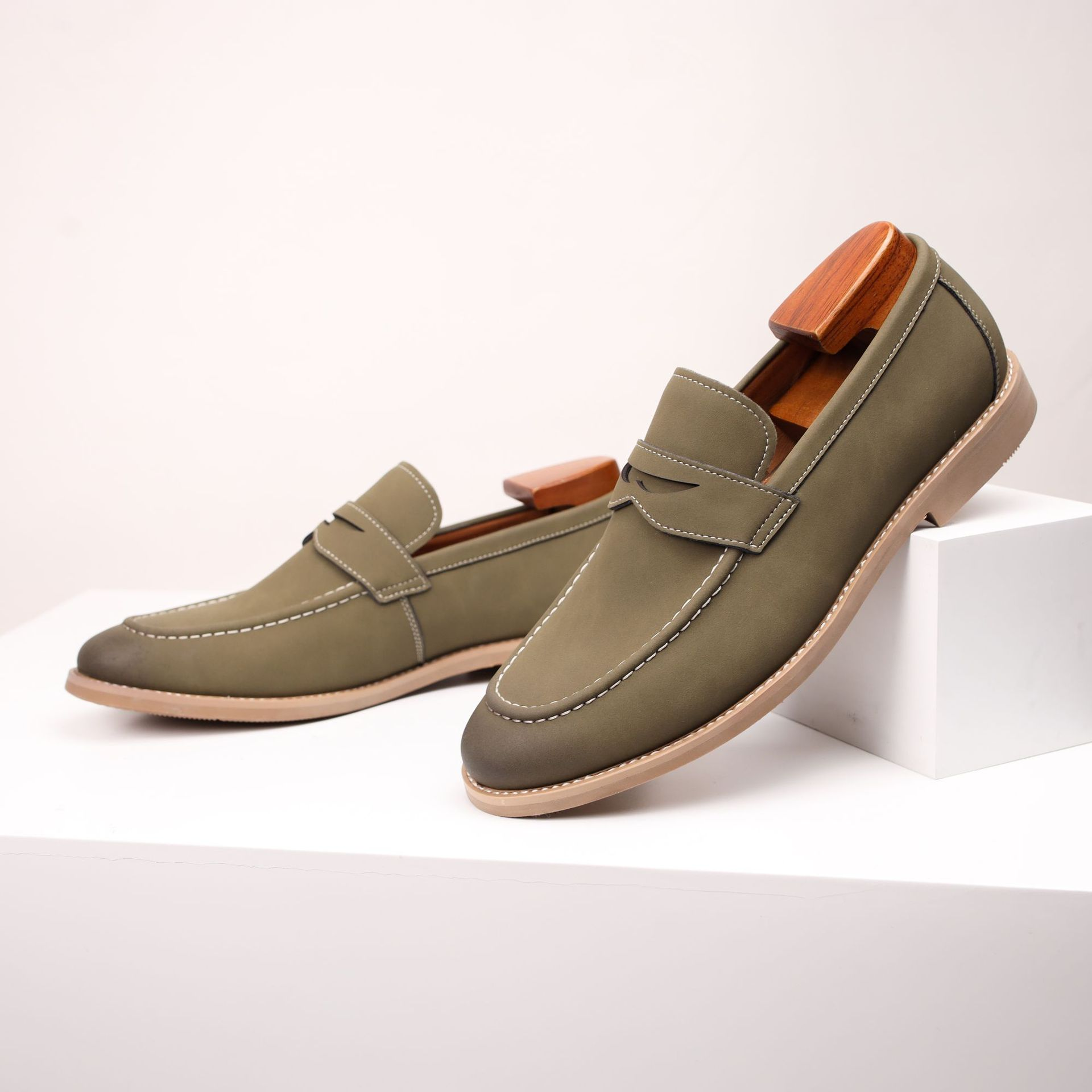 Tobias Men's Classic Leather Loafers – Soft Matte Finish & Cushioned Comfort