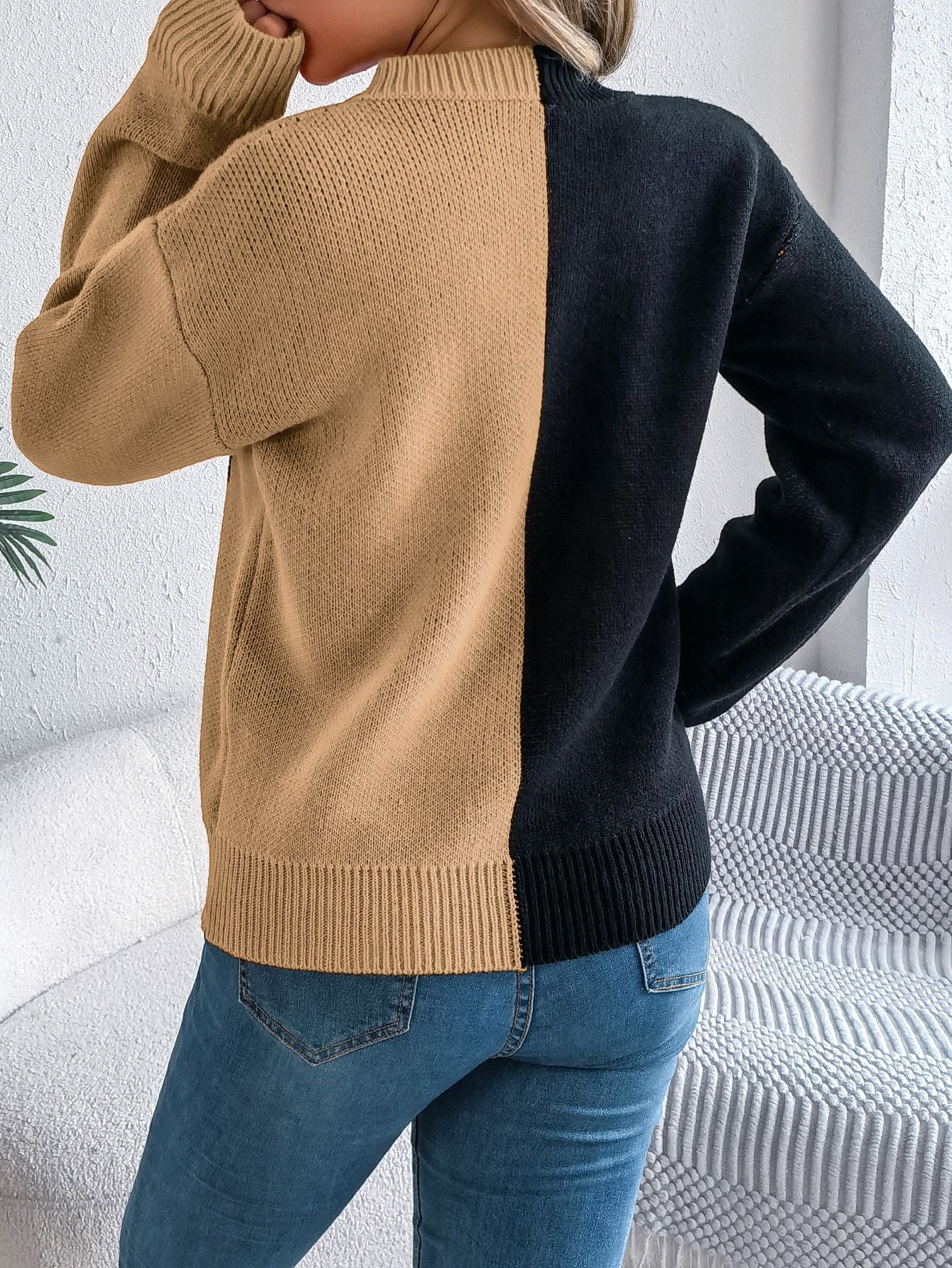 Chloe Women’s Knit Sweater – Jack-O’-Lantern Design Jumper