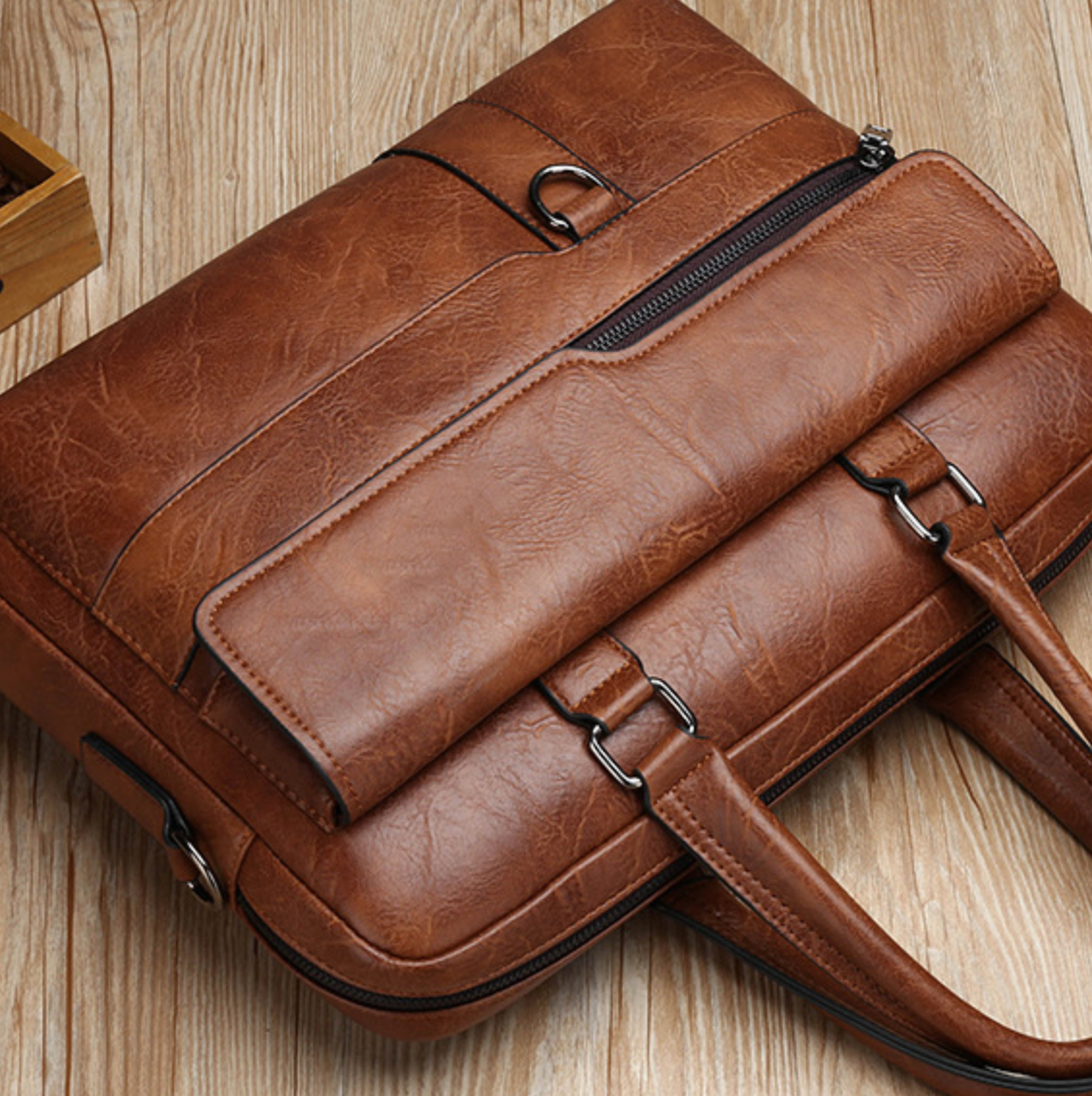 Everett Men’s Leather Business Handbag – Structured Water-Resistant Work Bag
