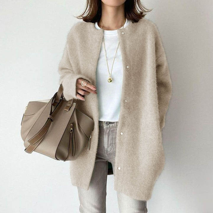 Amelia Women’s Wool Cardigan – Relaxed Fit & Handy Pockets