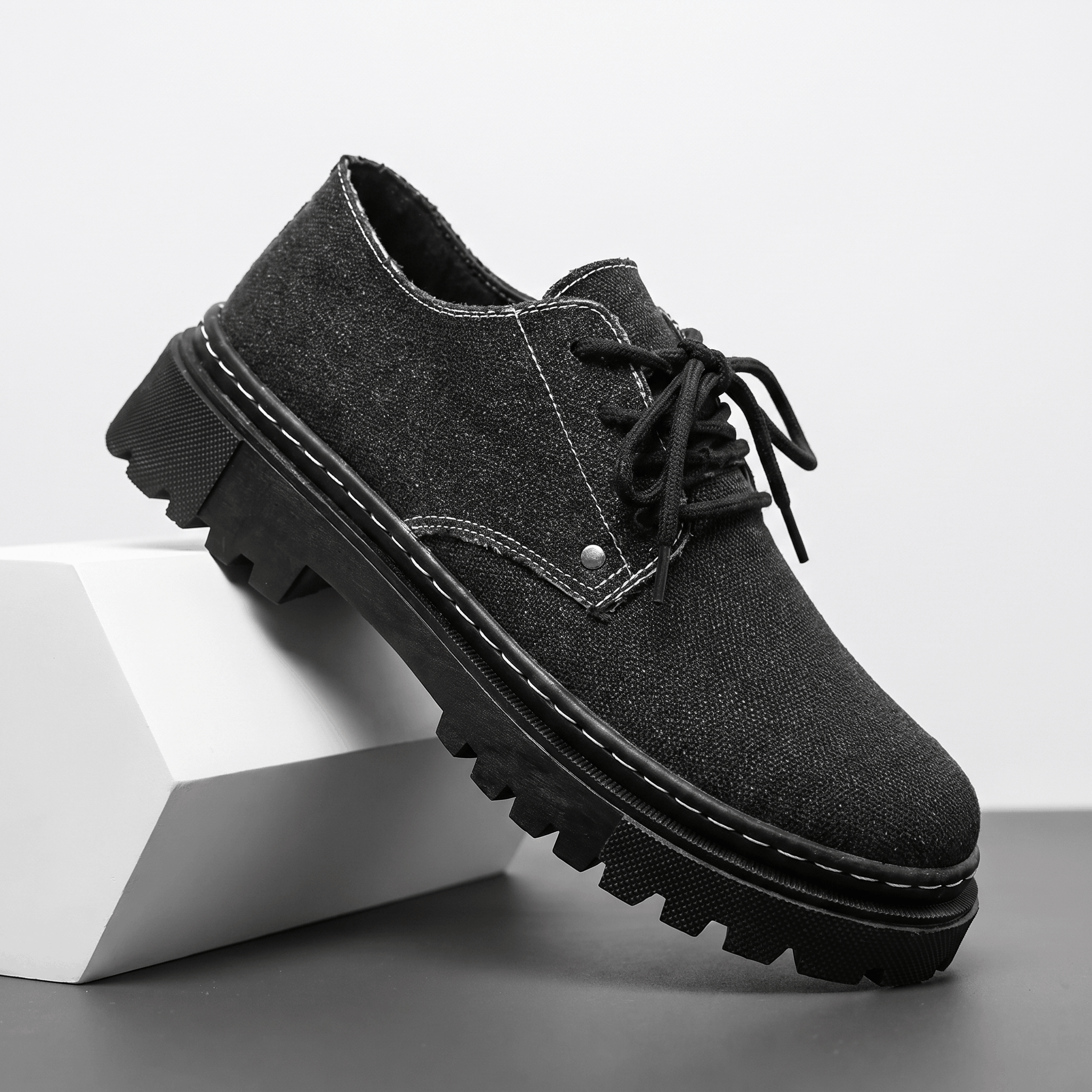 Giovanni Denim Frayed-Edge Shoes – Cushioned Lace-Up Footwear