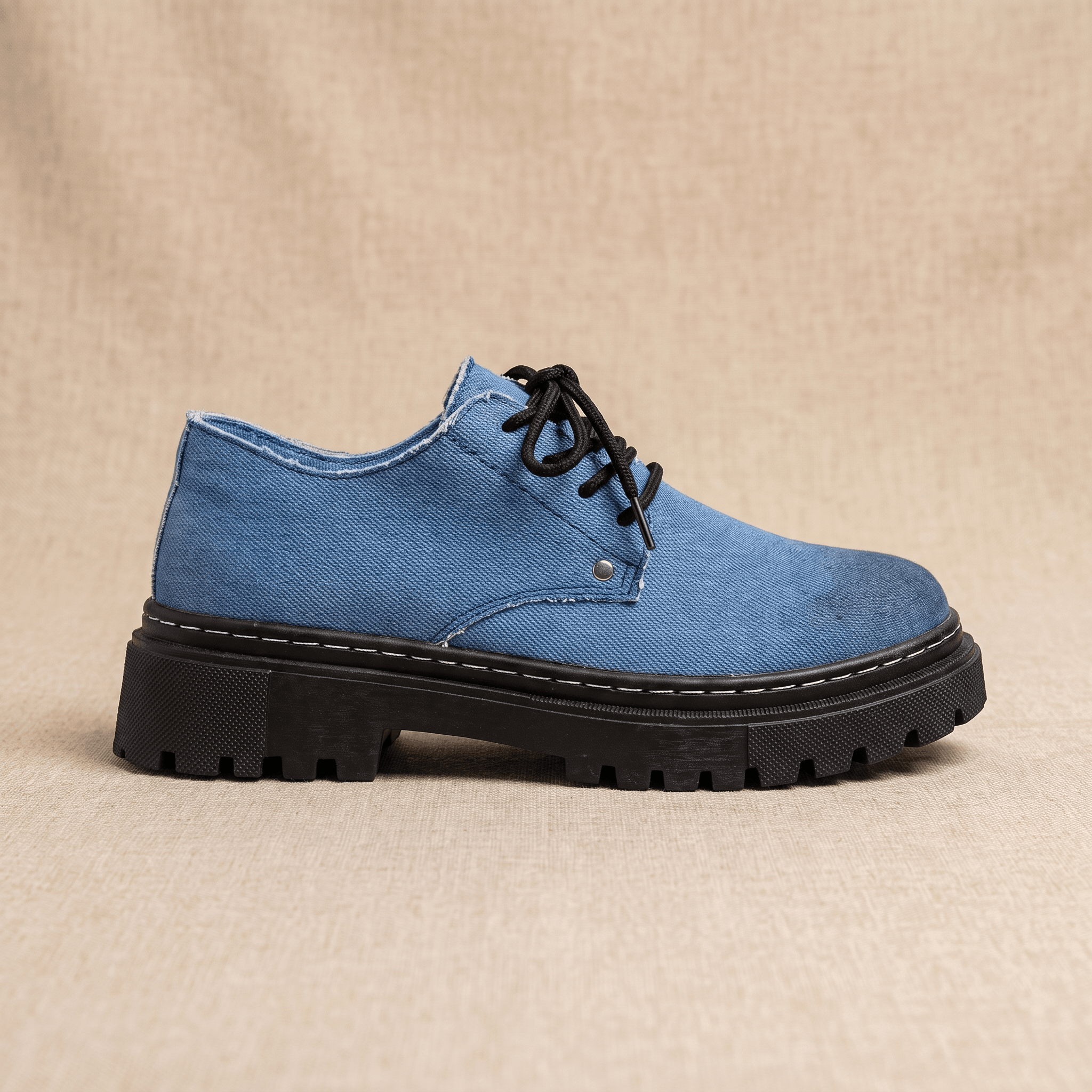 Giovanni Denim Frayed-Edge Shoes – Cushioned Lace-Up Footwear