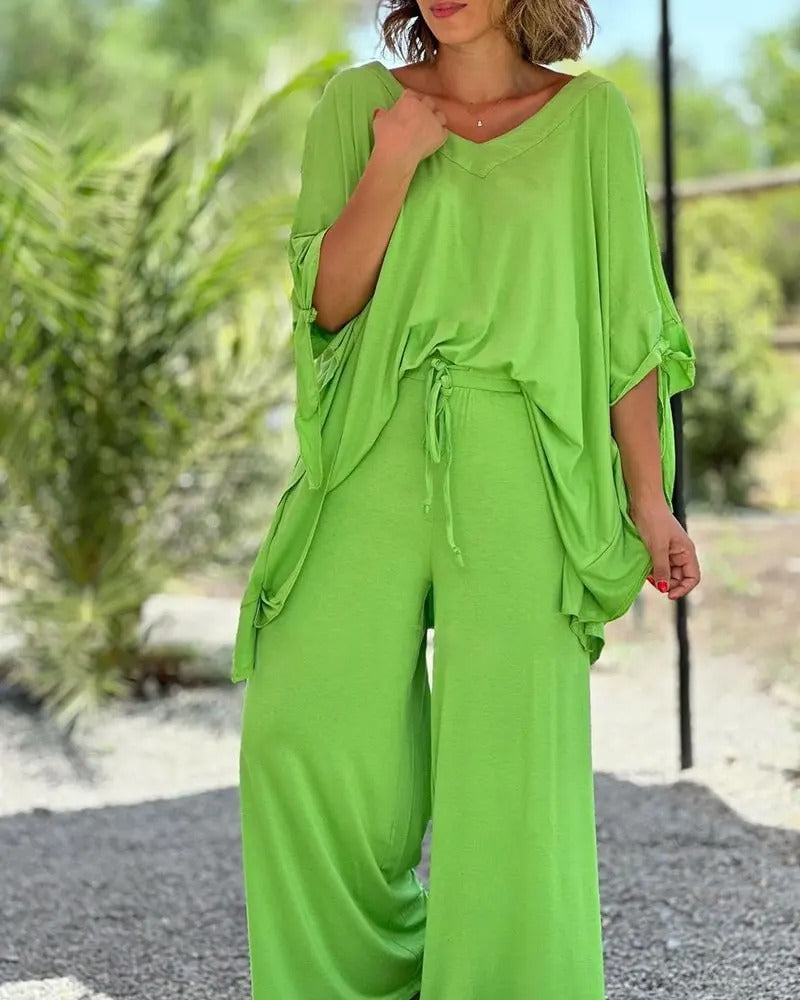 Nora Lounge Set – V-Neck Top & Wide-Leg Trousers, Relaxed Fit