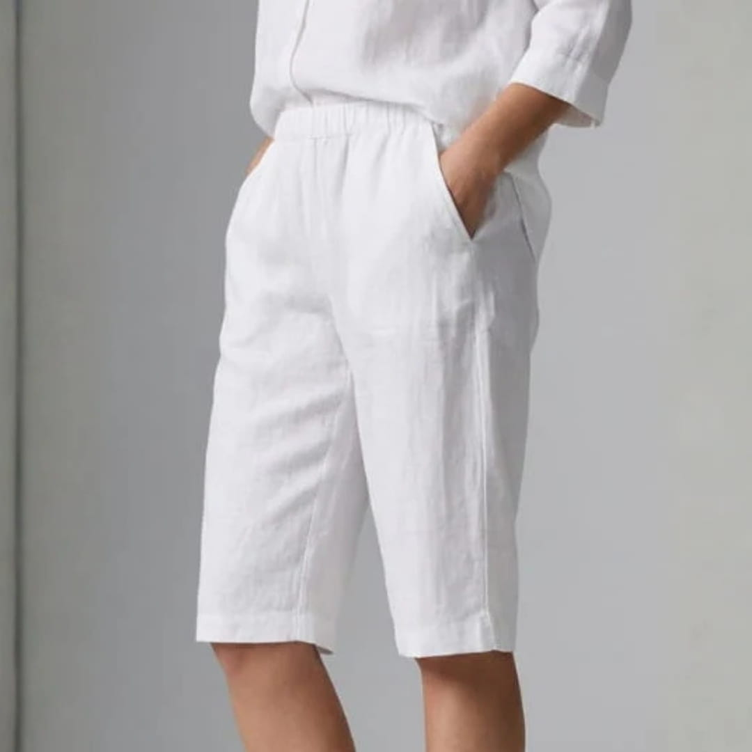 Elena Breathable Linen Knee-Length Shorts – Tailored Relaxed Summer Fit